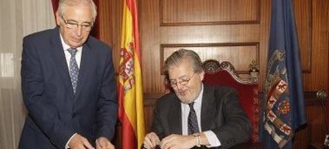 Juan José Imbroda, y el ministro de Educación, Cultura y Deportes, Iñigo Méndez de Vigo